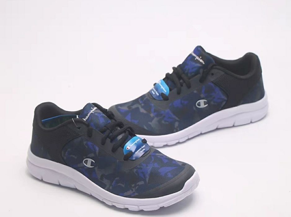 НОВЫЕ  кроссовки  на мальчика