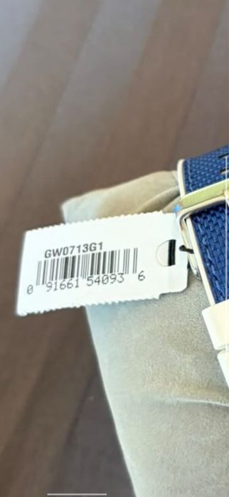 Чисто нов часовник Guess