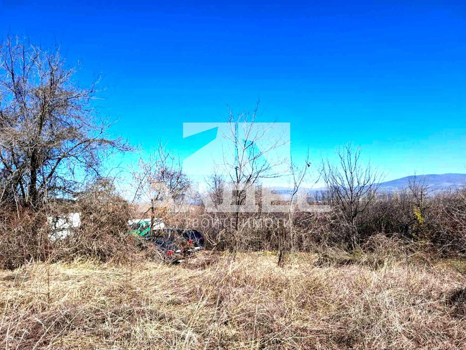 Продава се УПИ в с. Кралев дол!