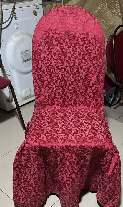 Продам стулья с чехлом