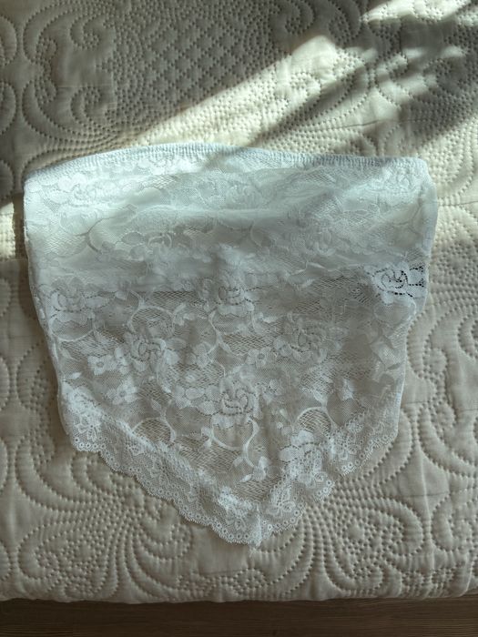 Дантелен потник