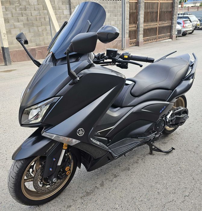 Макси скутер Yamaha TMAX 530