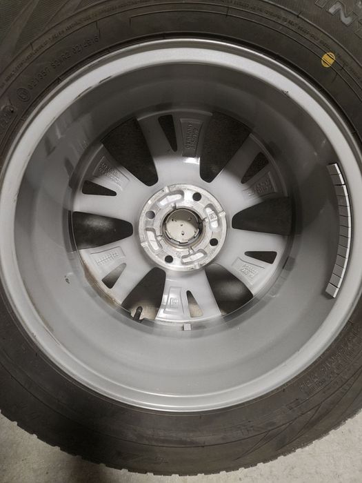 Зимни гуми с оригинални джанти за Пежо 4бр 215/65/16R