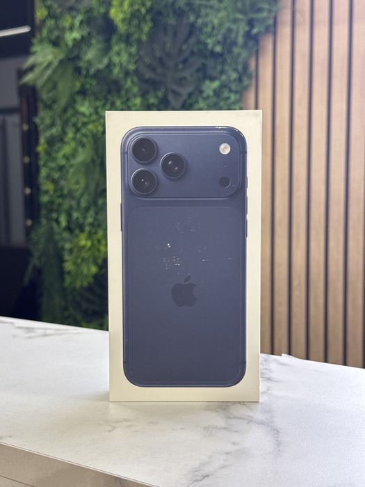 iPhone 17 Pro Max / 256GB / Deep Blue / Sigilat