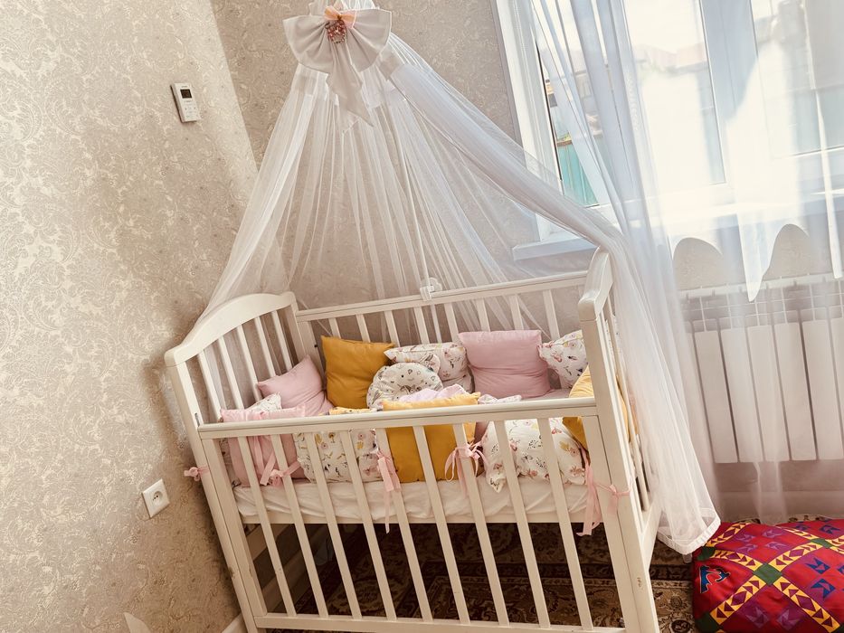 Продам манеж с бортиками