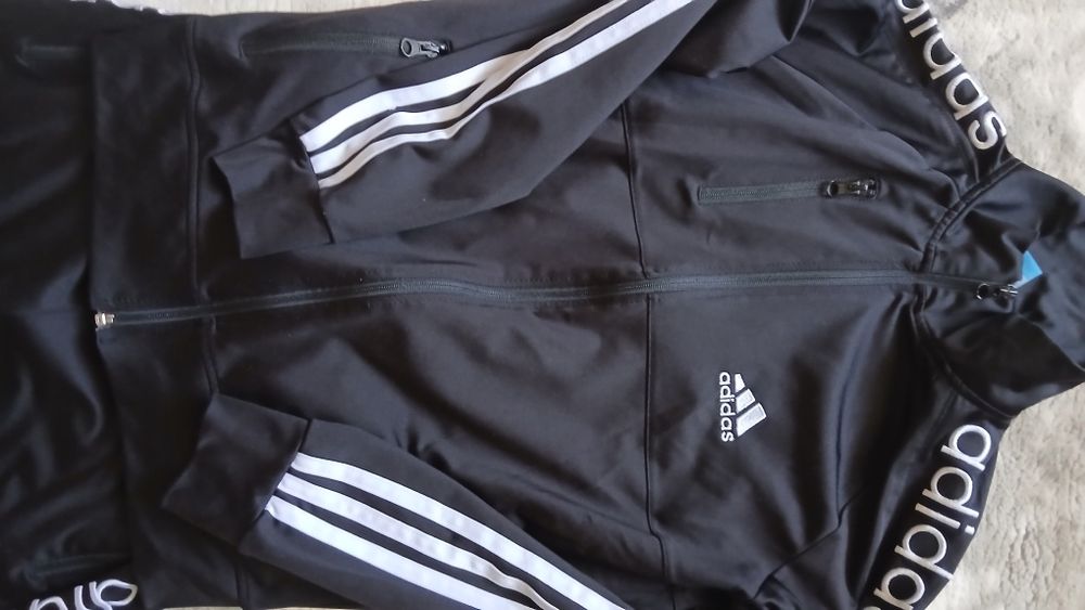 Trening Adidas  impecabil