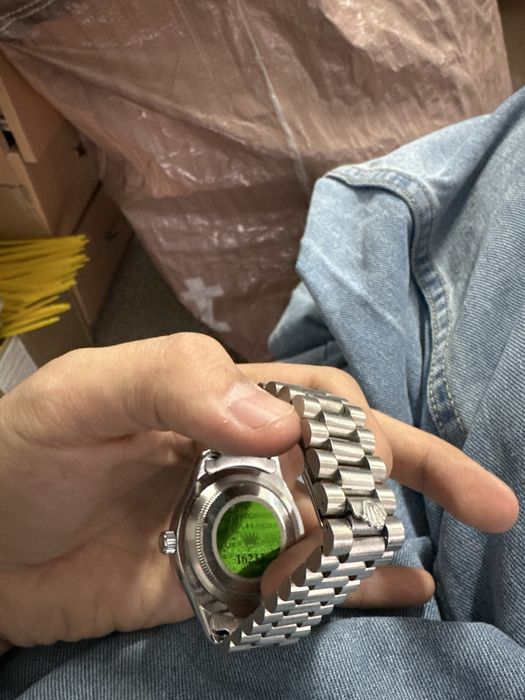 Срочно продаются часы