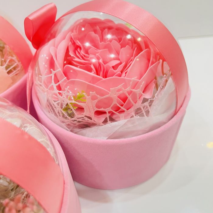 Подаръчна кутия с божур – романтичен подарък за св Валентин и 8 март