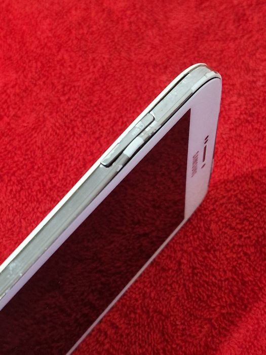 Tableta Samsung defecta. Nu se aprinde