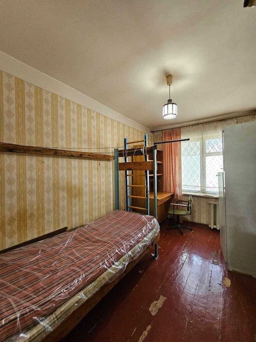 3 Продам квартиру 3/3/5 Буз 1 ,буюк ипак йули ,художнтки