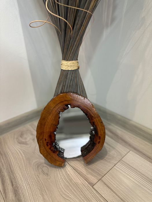 Oglindă decorativă de lemn