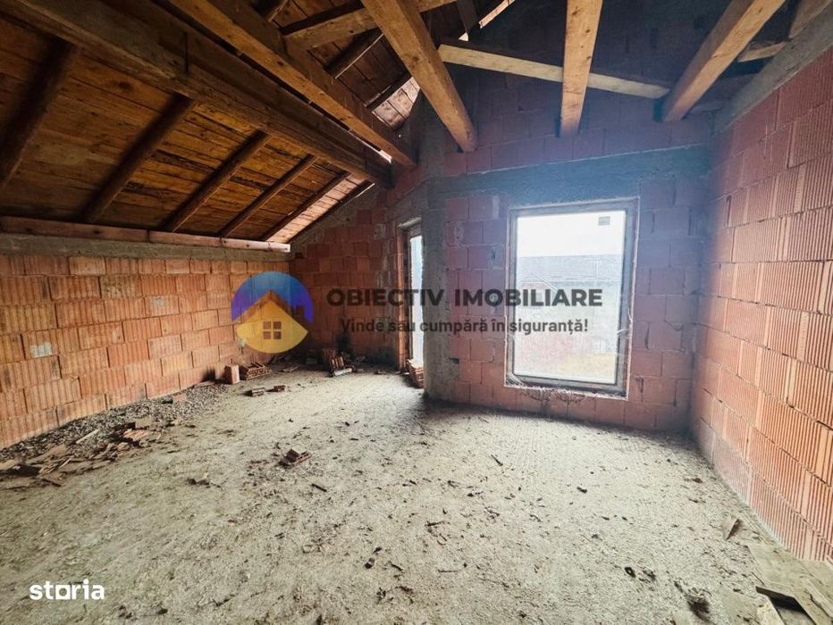 Vila la rosu si teren 500 mp de vânzare Zona Fermelor