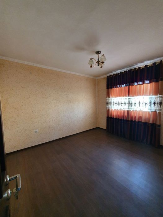 2 xonali uy sotiladi.