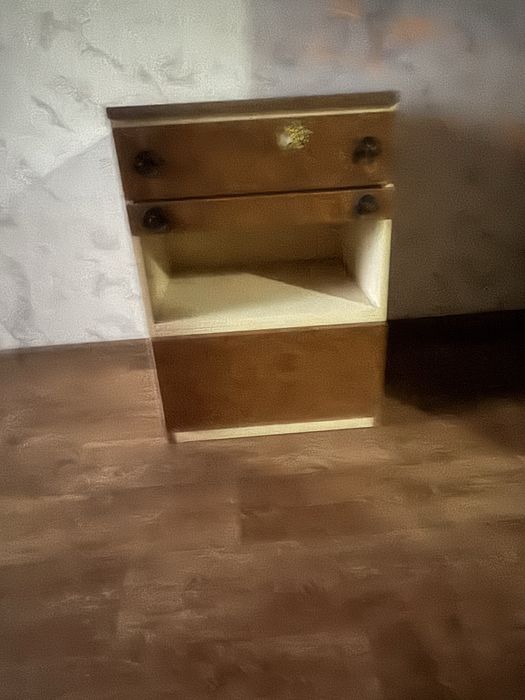 Спальный гарнитур отдам бесплатно.
