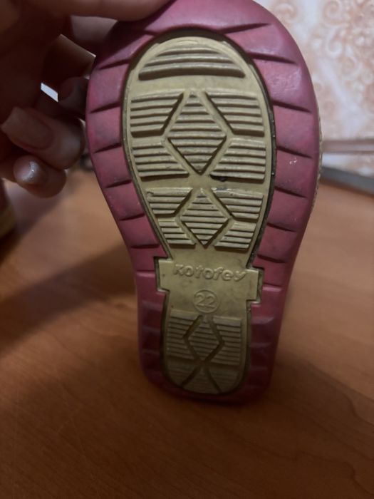 Продам обувь детскую