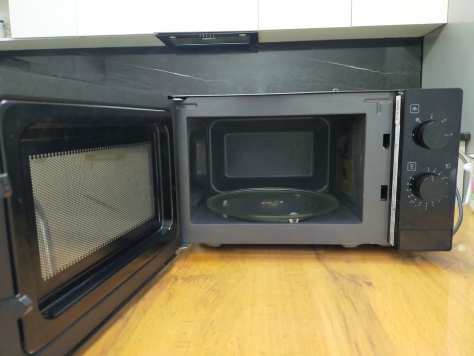 Микроволновка Hansa