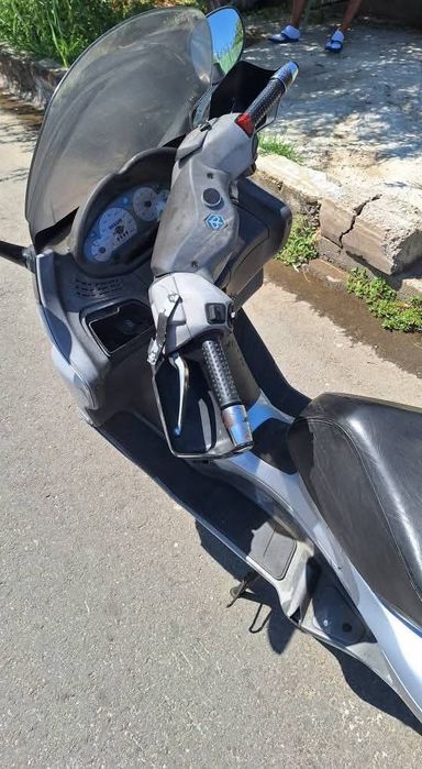 Vând scuter piaggio an 2006