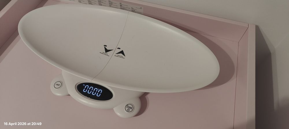 Cantar electronic pentru bebelusi