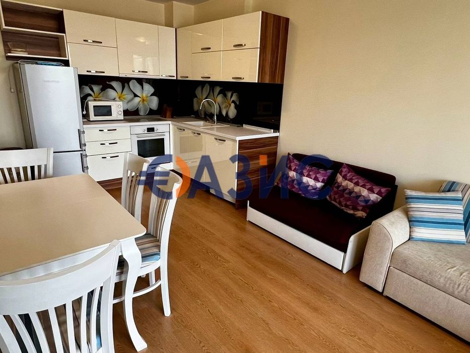 Продава се Двустаен апартамент в к.к. Слънчев бряг - 72 кв.м за 1209 €/кв.м - Снимка #11