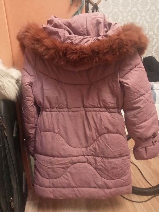 Продам пуховик для девочки