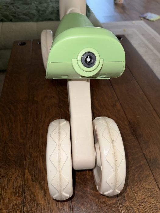Bicicletă de echilibru cu sunete+lumini+baloane