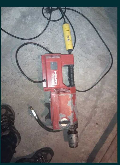 Диамантено пробивна машина DD250 HILTI