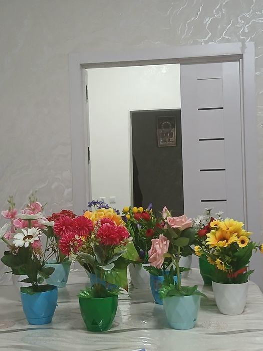 Shu Suniy Chiroyli Gullar sotiladi