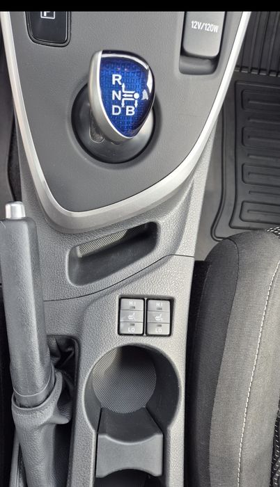 Toyota Auris 1.8 Hybrid , an 2015, 187.500 km