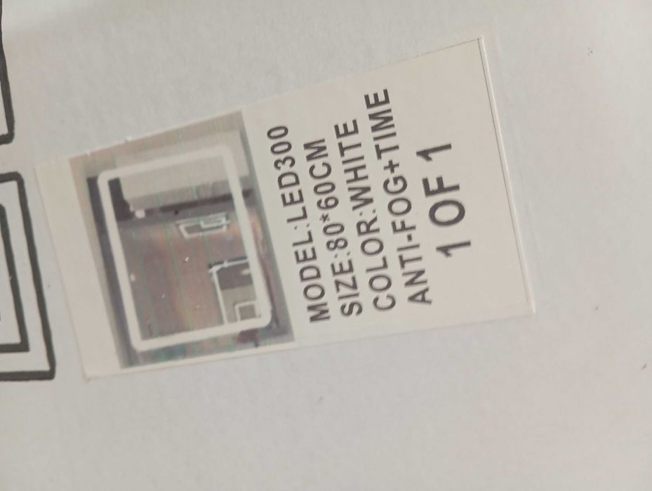 Огледало Makena 300.Размер 80/60 с функция лед осветление,часовник...