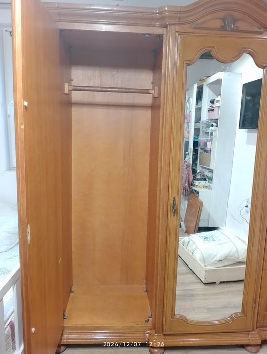 Mobila Mobexpert din lemn masiv