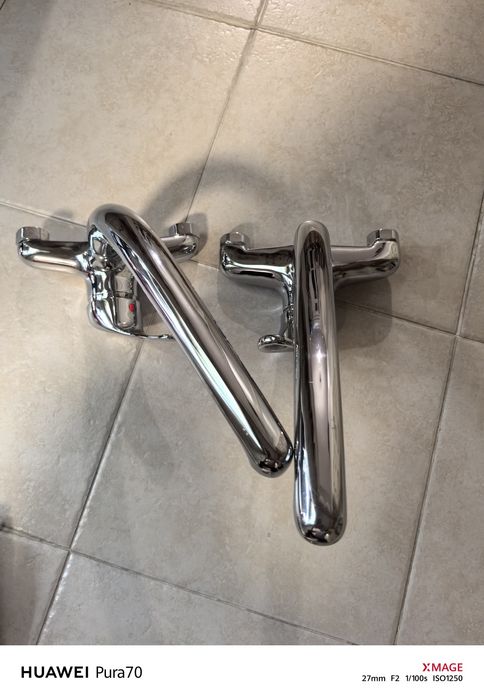 Продавам 2нр.смесители за кухня. Стенен монтаж почти нови