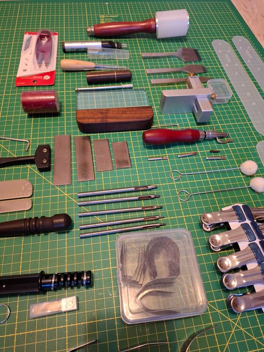 Set profesional unelte pielarie pt curele portofele, etc