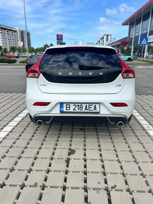 Volvo v40 R-design D2