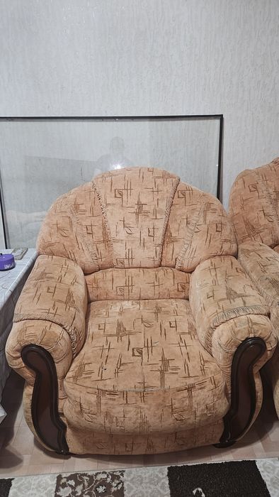 Продам диван с креслом