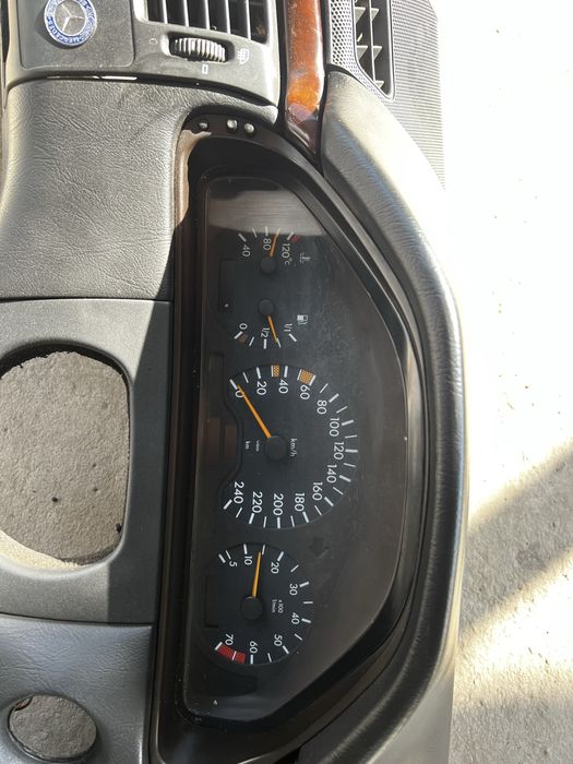 Продам весь салон на Мерседес W 210