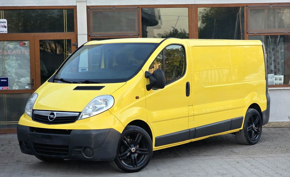 Opel Vivaro // Renault Trafic 2.0  an 06 2011 L2H1  model lung