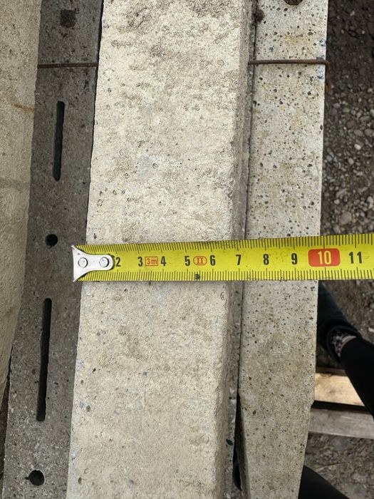 Stalpi de beton / Spalieri pentru gard, vie, zmeura etc.