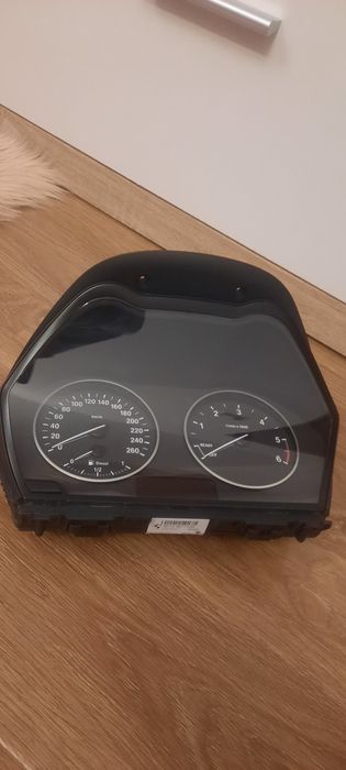 Ceasuri bord bmw f20 f21 f52 f22 x1 x2 f39 f48 f49