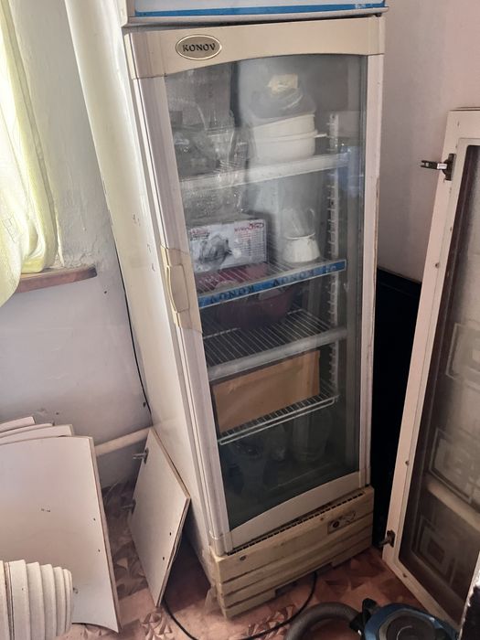 Холодильник для витрины