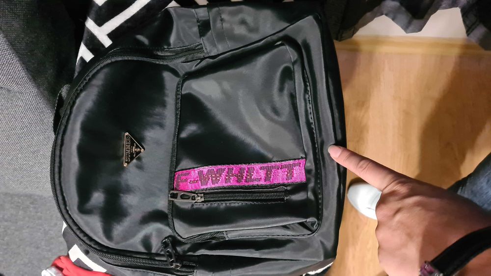 Дамска раница в отлично състояние.