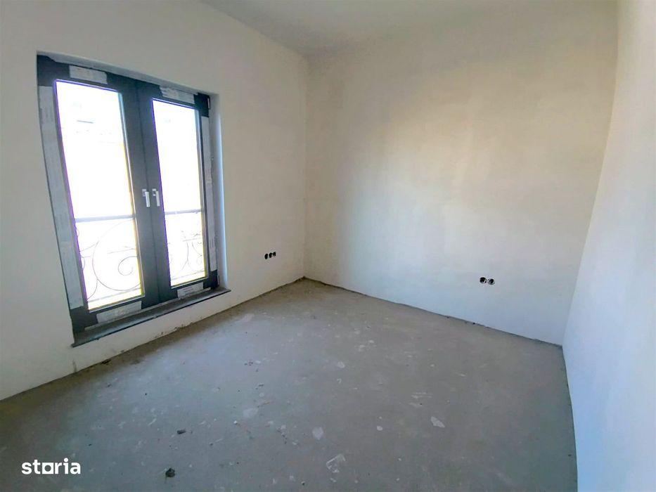Vilă P+E+Pod | 200 MP Utili | Șcheia | Drum Privat
