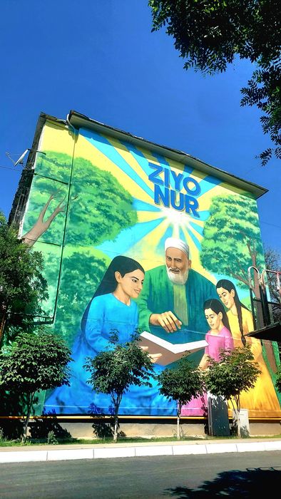 Mural  binolar fasadiga dekorativ rasmlar chizish