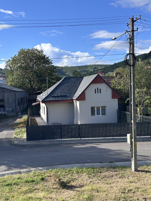 Vand casa in Tarnaveni zona centrala Str Morii