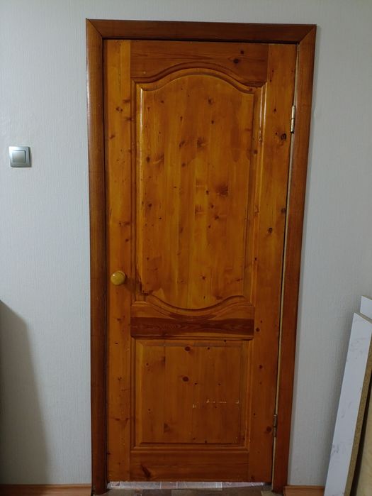 Двери деревянные