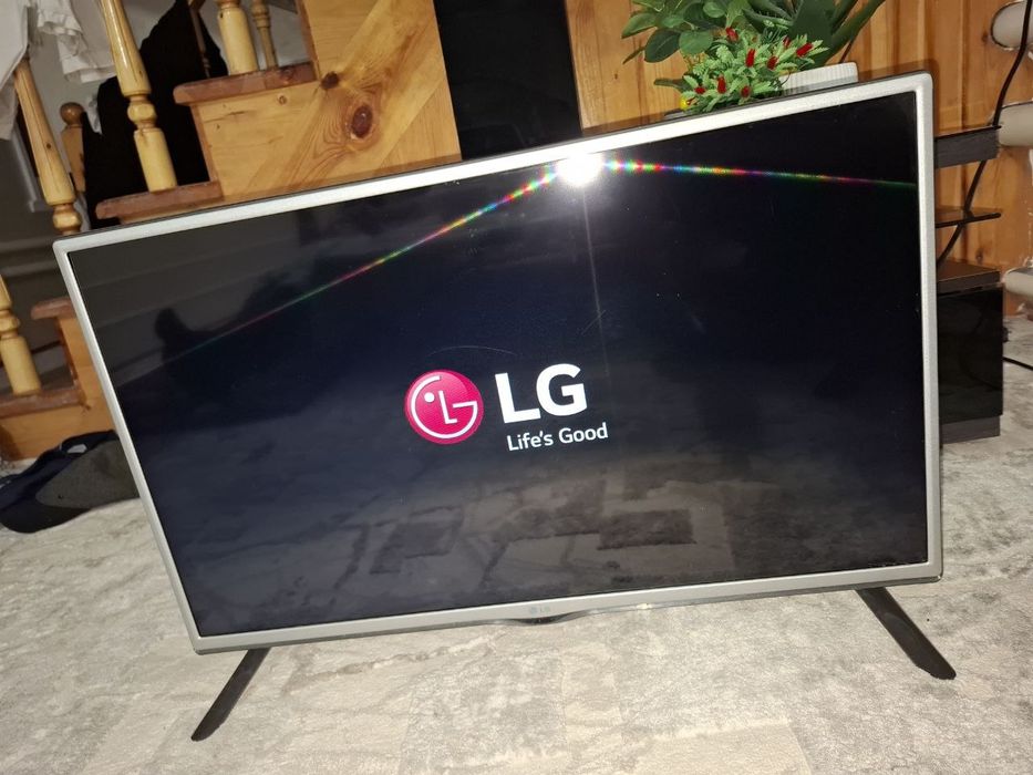 Телевизор LG в хорошем качестве, не смарт