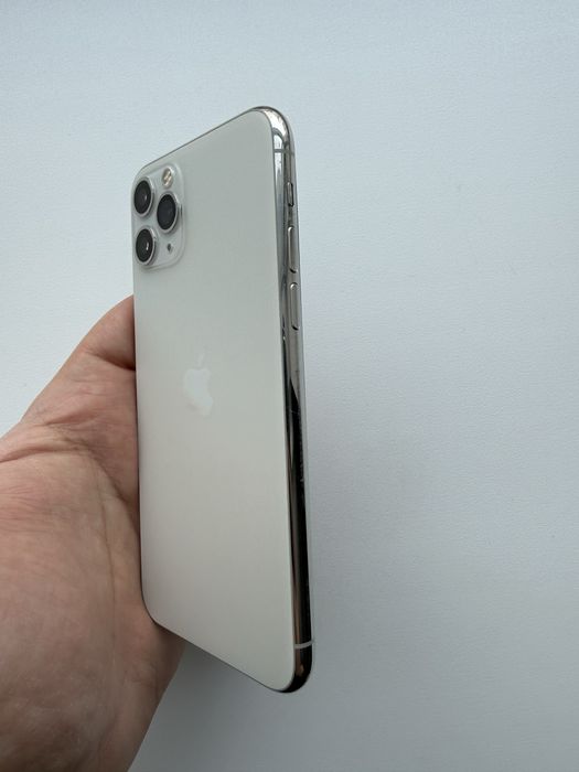 Продам Iphone 11 pro 256 гигов белый