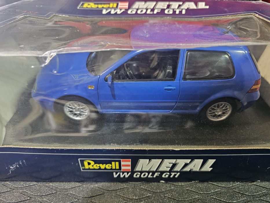 Macheta Volkswagen Golf 4 GTI 1998 scala 1:18