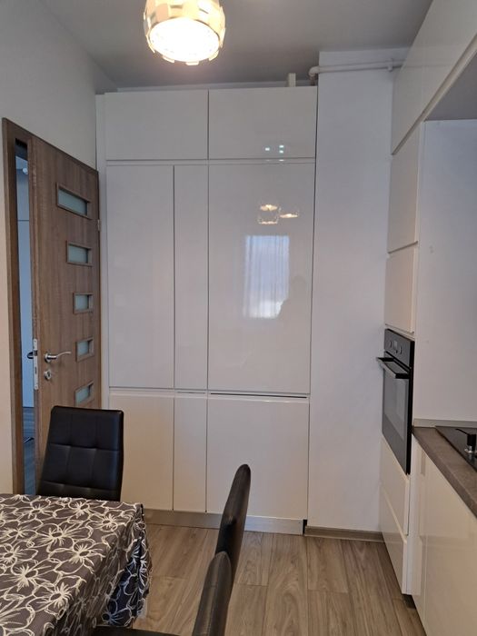 Inchiriez ap cu 2 camere si parcare subterana zona Europa