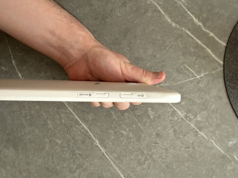 Планшет samsung galaxy tab e