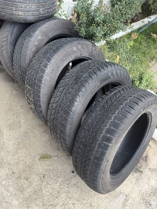 Гуми зимни -235/60/18